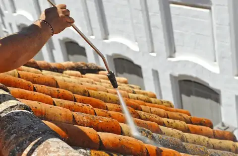 Nettoyage de toitures - La Digne-d'Aval